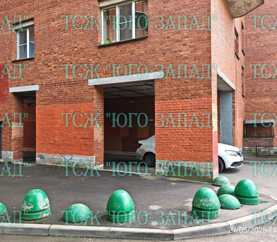 Устранение несанкционированных надписей на фасаде дома