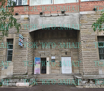 Устранение несанкционированных надписей на фасаде дома