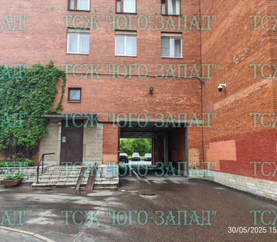 Устранение несанкционированных надписей на фасаде дома