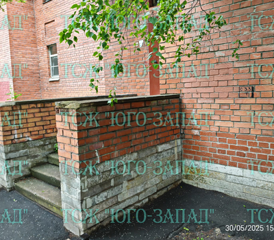 Устранение несанкционированных надписей на фасаде дома